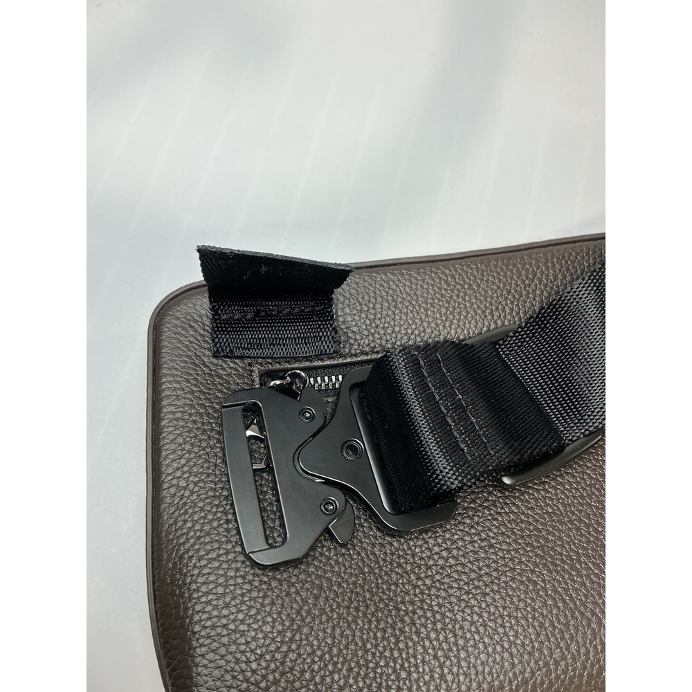 Excursion Italian Leather Sling - Picture 3 of 3